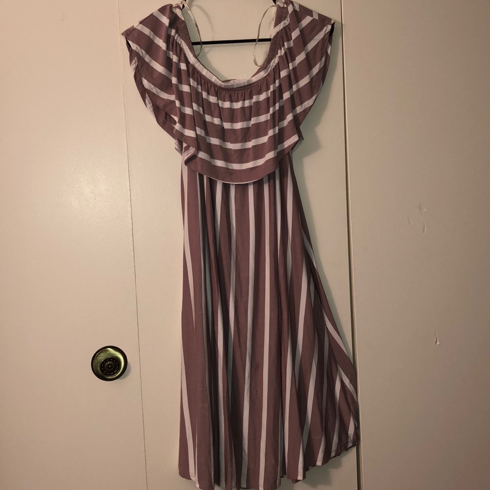 🌺Off the Shoulder Dress w. Pockets🌺